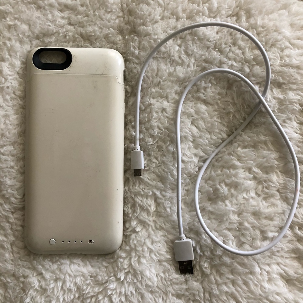 iPhone 6/6s Plus white mophie charging case